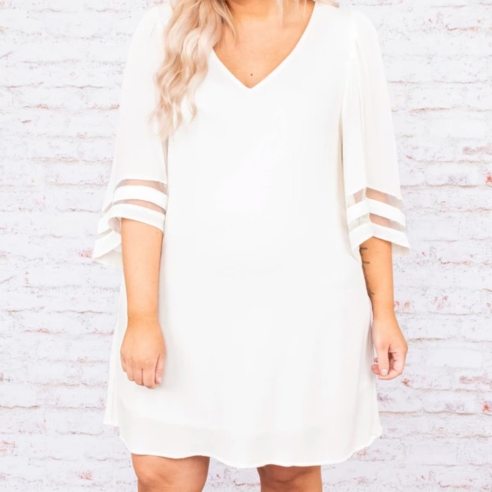 Ivory dress - NEVER WORN - with big sleeve